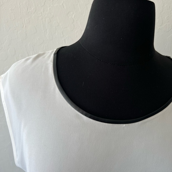 Ann Taylor White with Black trim Blouse - Picture 2 of 4